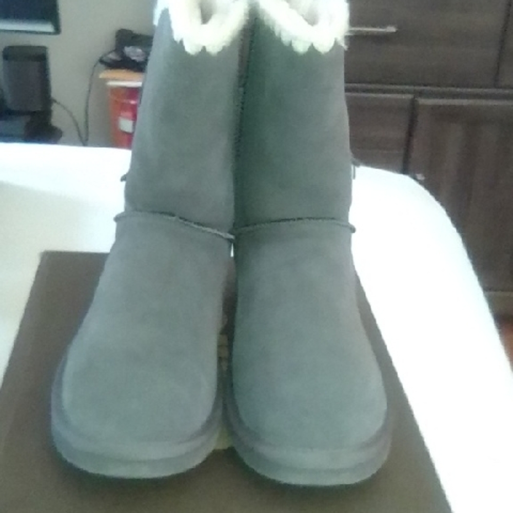 Women's Gray Shearling Boots